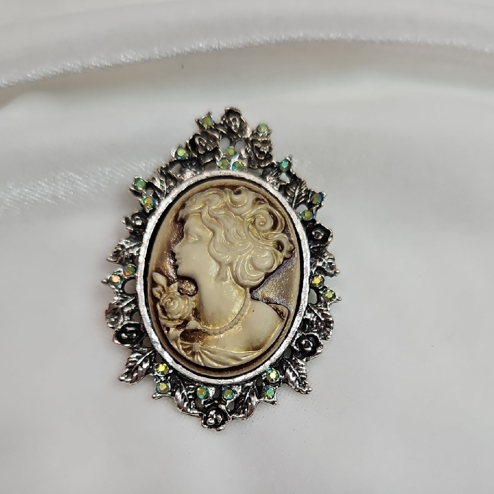 Women's Beauty Head Cameo Brooch Retro Style Pin Rhinestone Silver Tone Elegant